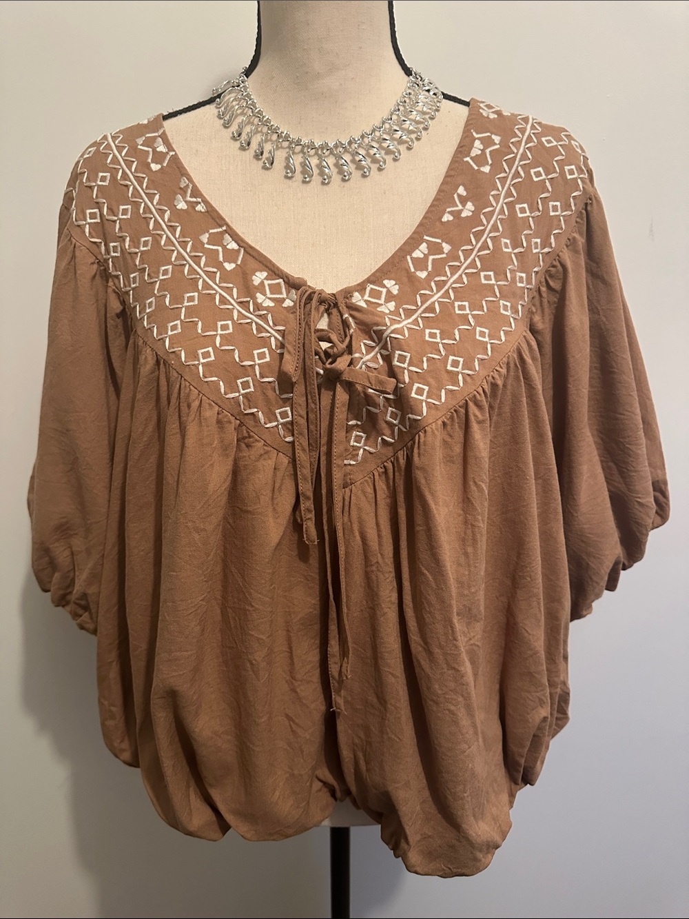 Torrid Festi Bubble Cotton Cropped Embroidered Tie-Front Brown Boho Top - Picture 2 of 7